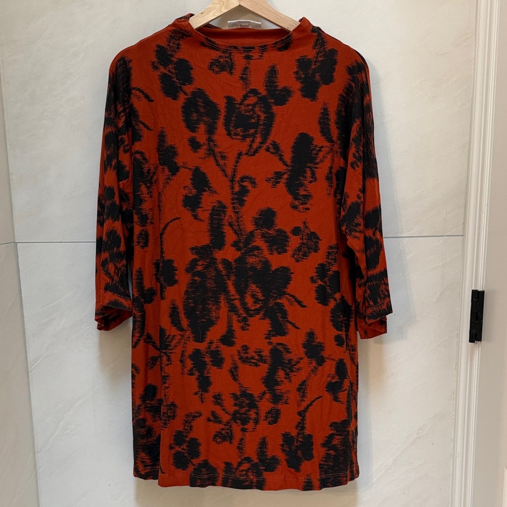 Bryn Walker Reddish Orange and Black Abstract Floral Slinky Tunic Top Small